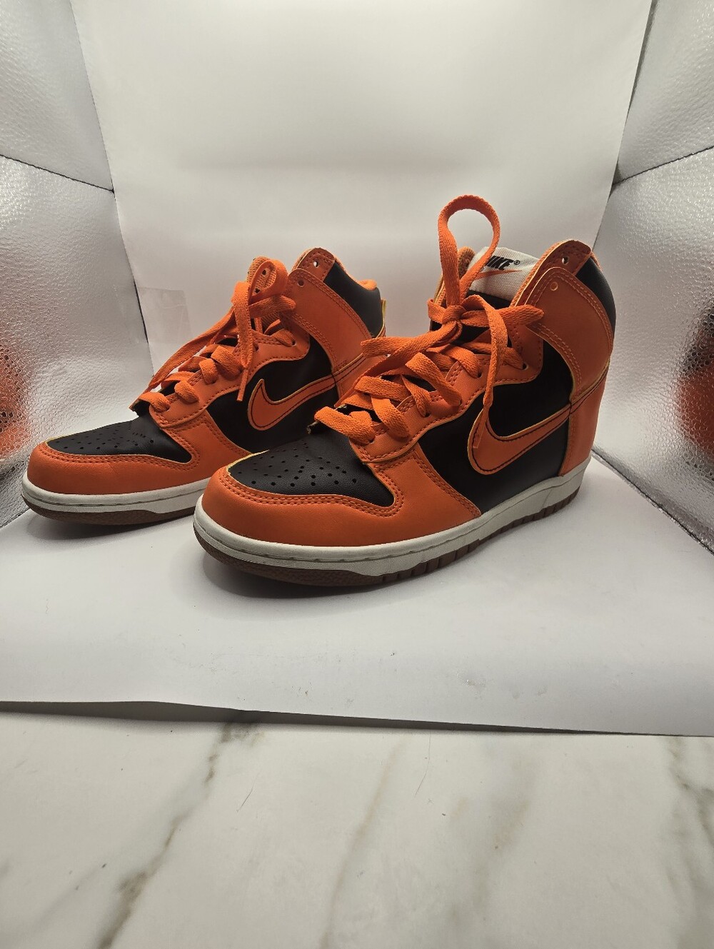 Nike Dunk High Sneakers DB2179-004 Black Size 6Y Youth / 7.5 Women's  ORANGE EUC
